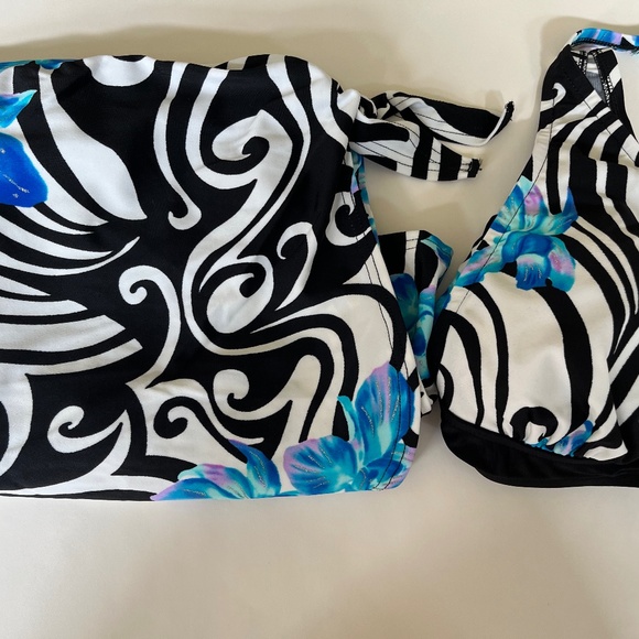 Gottex Two Piece Halter Swimsuit, Size 16 - Picture 2 of 13